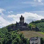 Dom wakacyjny Bei Reichsburg Cochem